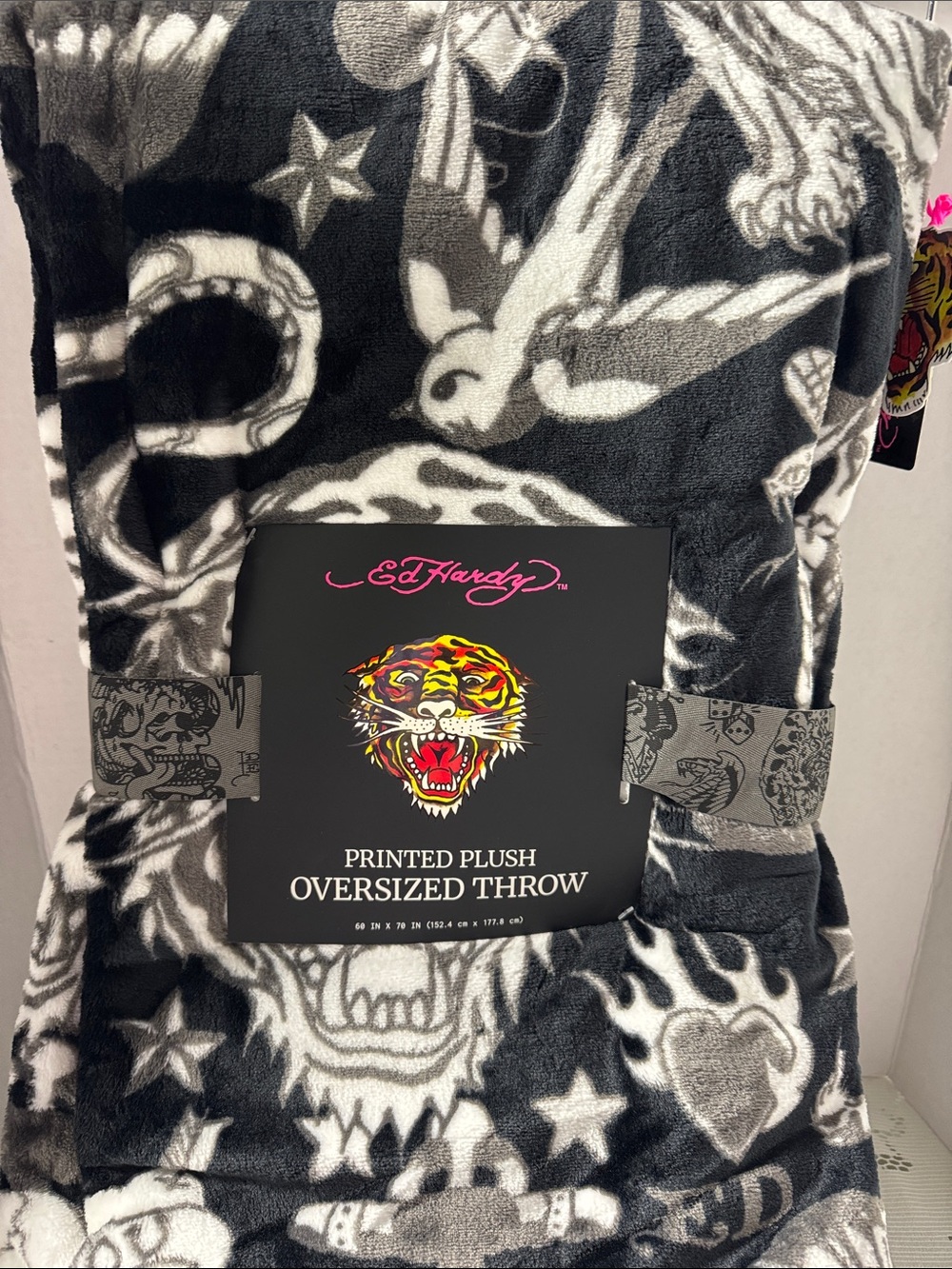 Ed Hardy Plush Oversized Throw Blanket Tiger Anchor Skull Snake Stars Heart Bird